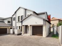 3 Bedroom 2 Bathroom Duet for Sale for sale in Heron Hill Estate