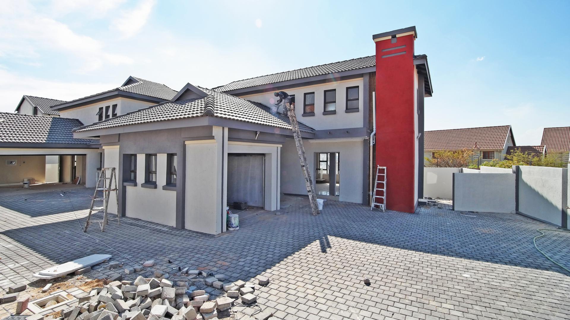 Front View of property in Heron Hill Estate