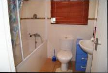 Main Bathroom - 9 square meters of property in Pietermaritzburg (KZN)