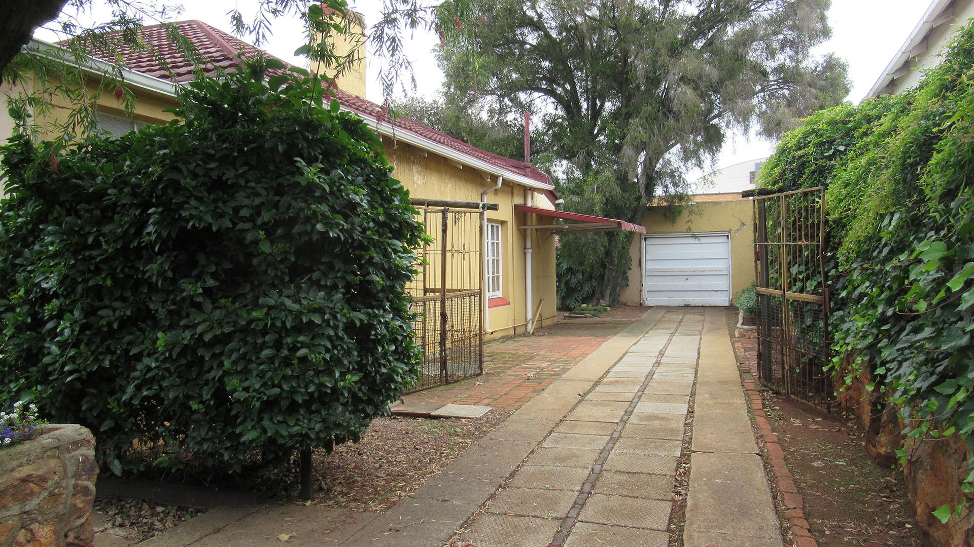 Entertainment of property in Kensington - JHB