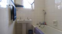 Bathroom 1 - 10 square meters of property in Kensington - JHB
