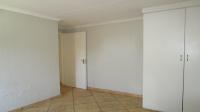 Bed Room 1 - 13 square meters of property in Heatherview