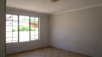 Bed Room 2 - 11 square meters of property in Heatherview