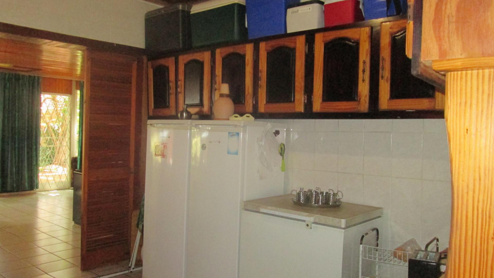 Kitchen - 43 square meters of property in Arcon Park