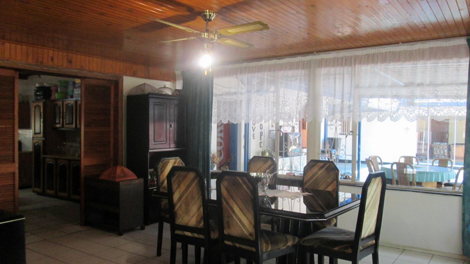 Dining Room - 47 square meters of property in Arcon Park