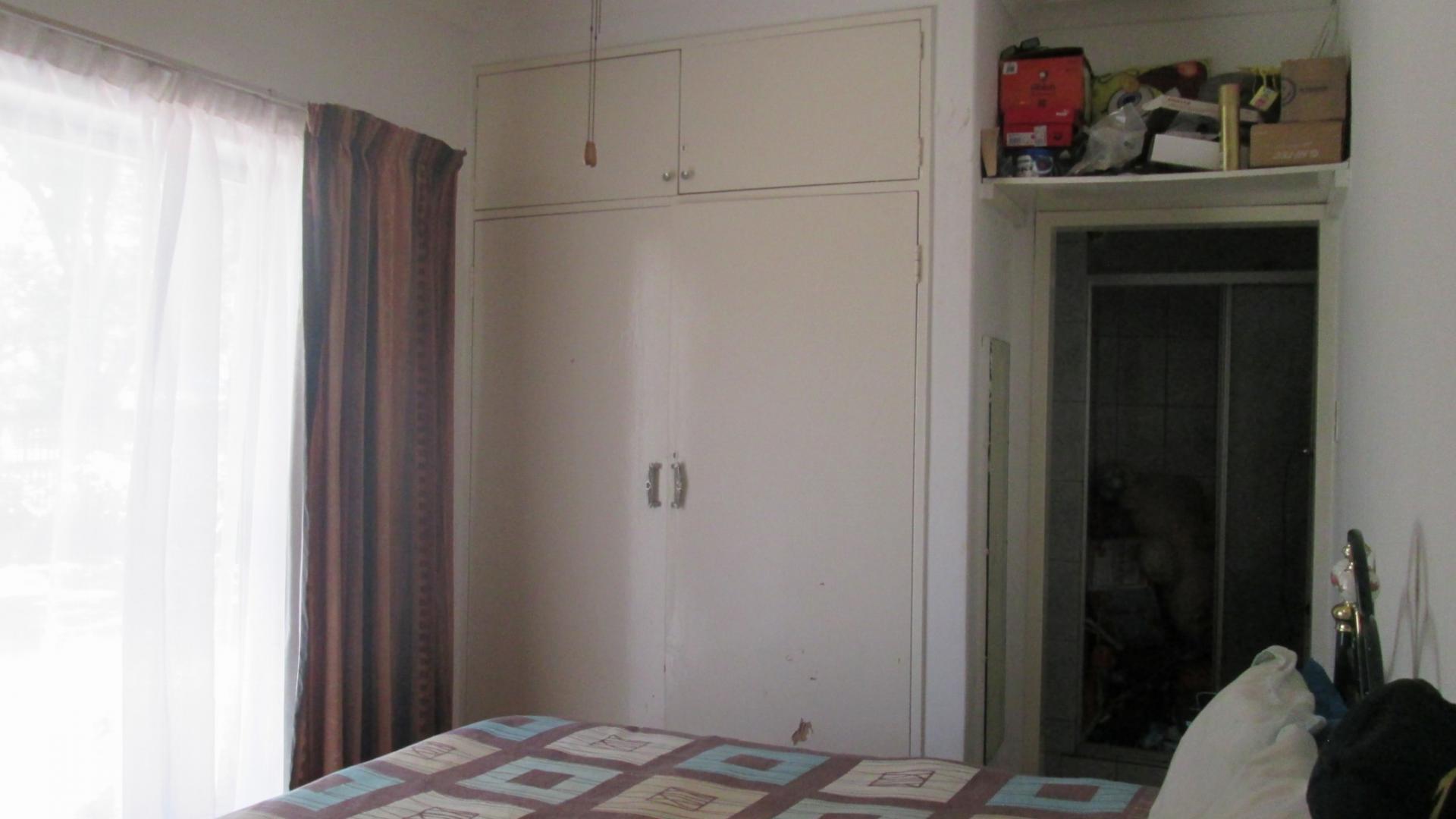 Bed Room 1 - 11 square meters of property in Arcon Park