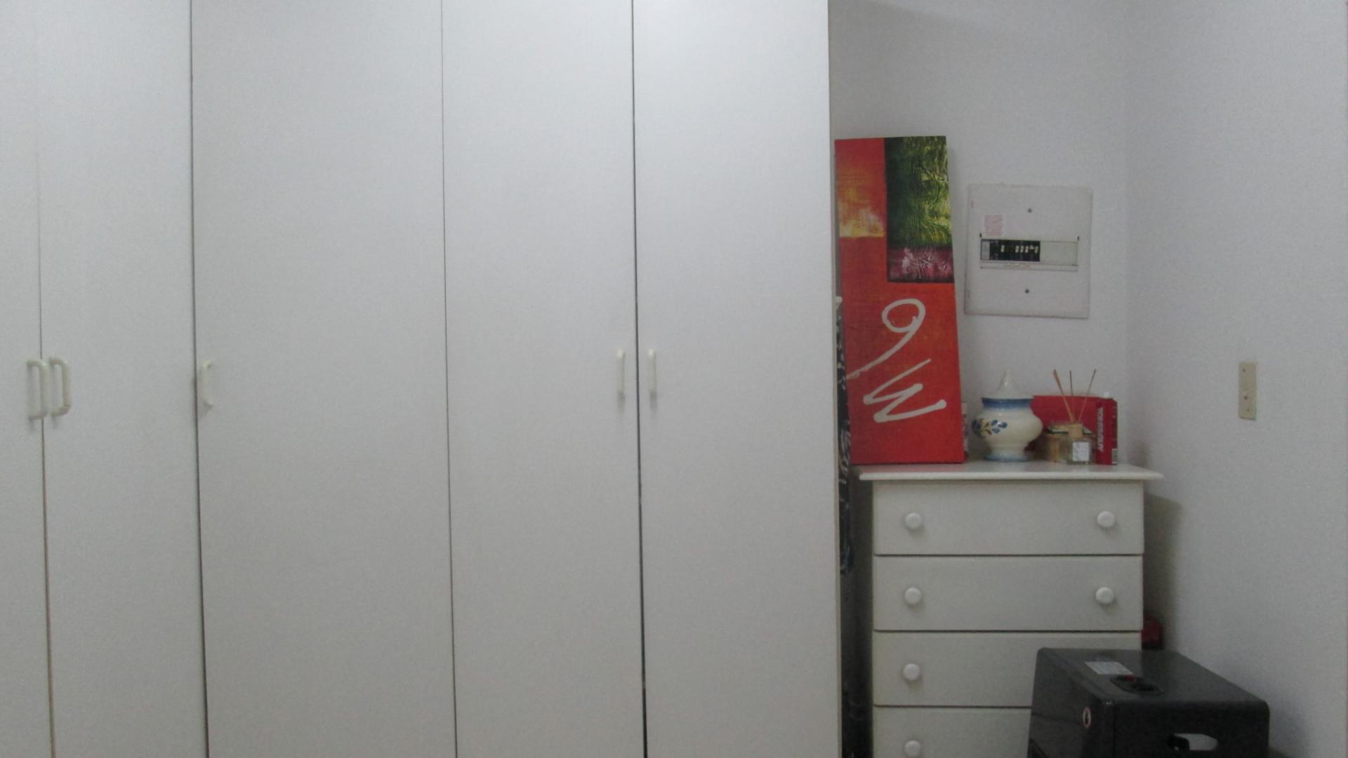 Main Bedroom of property in Arcon Park