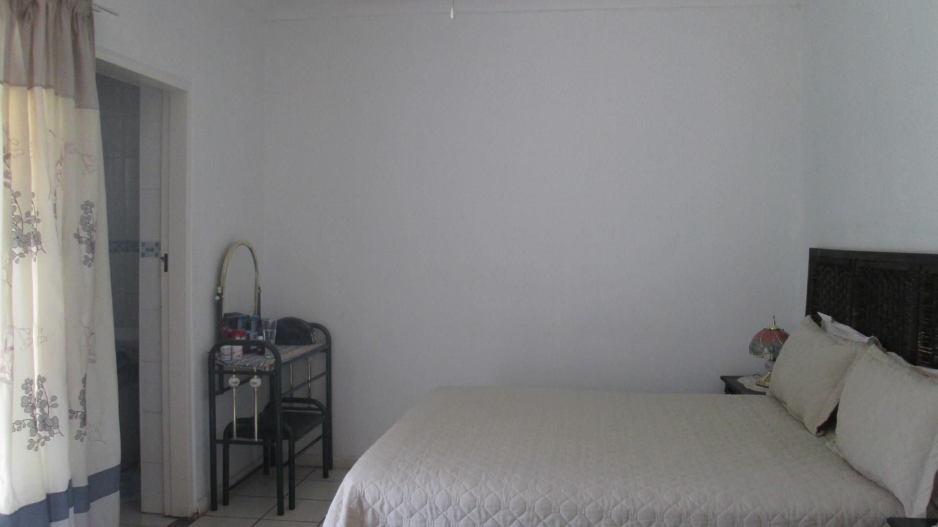 Bed Room 3 - 14 square meters of property in Arcon Park
