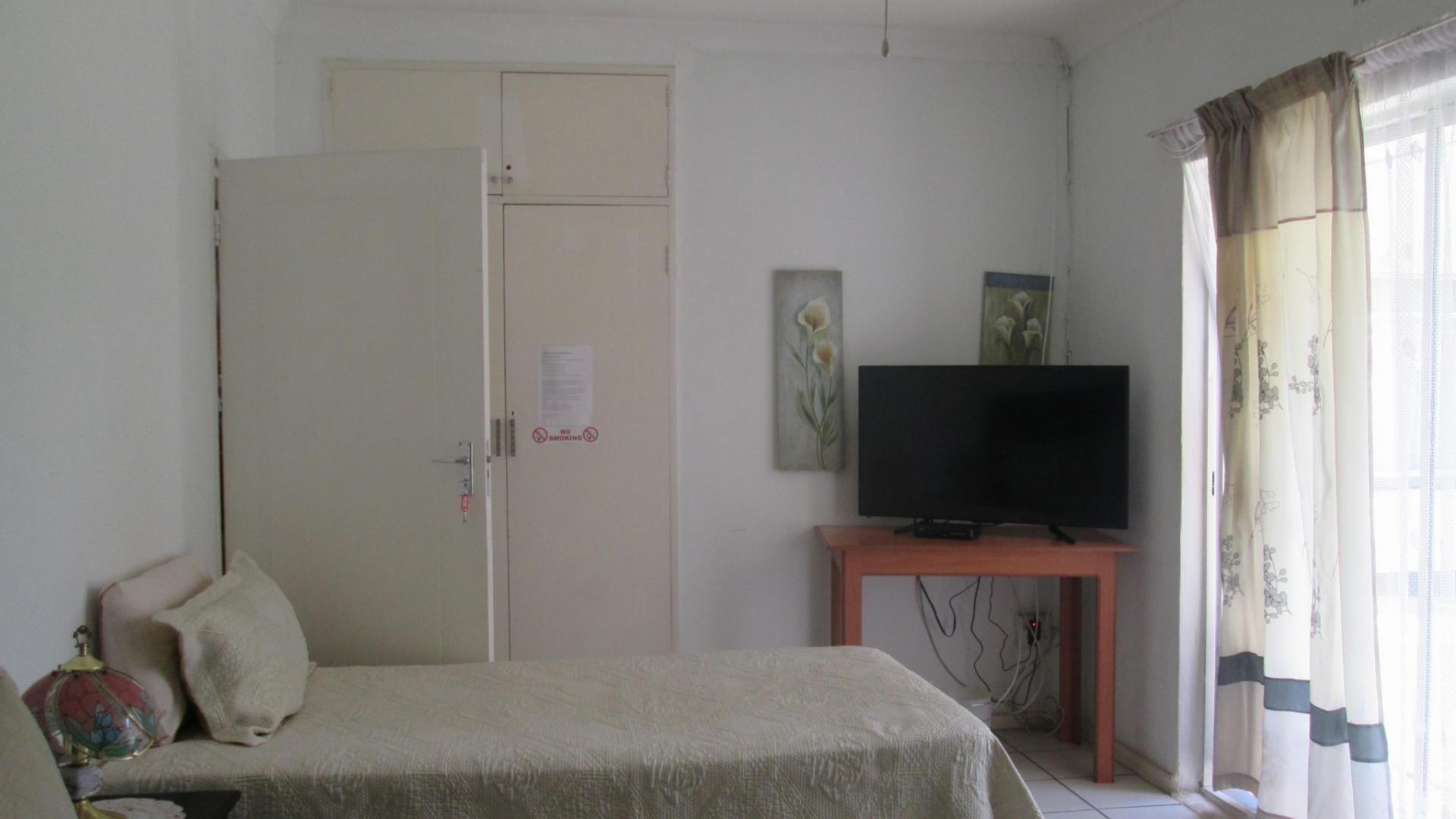 Bed Room 3 - 14 square meters of property in Arcon Park