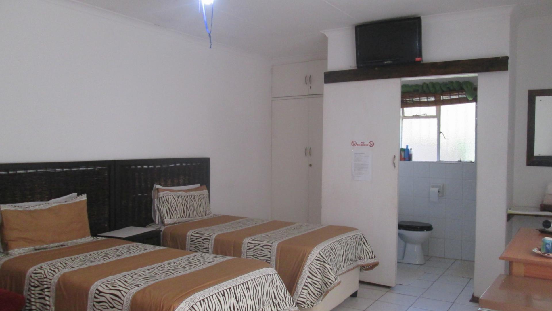 Rooms - 267 square meters of property in Arcon Park