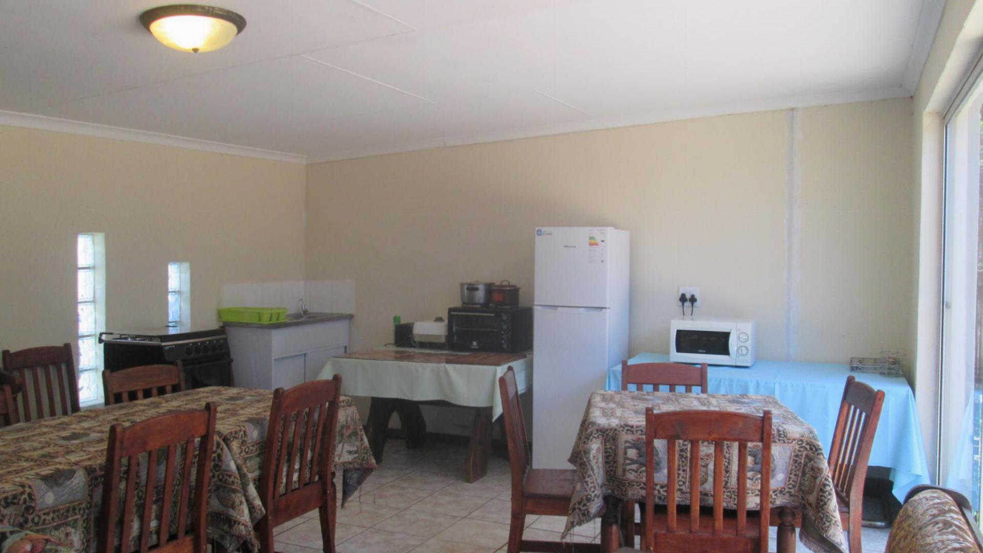 Kitchen - 43 square meters of property in Arcon Park