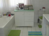 Main Bathroom - 22 square meters of property in Arcon Park