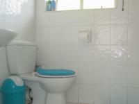 Main Bathroom - 22 square meters of property in Arcon Park