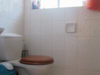 Main Bathroom - 22 square meters of property in Arcon Park