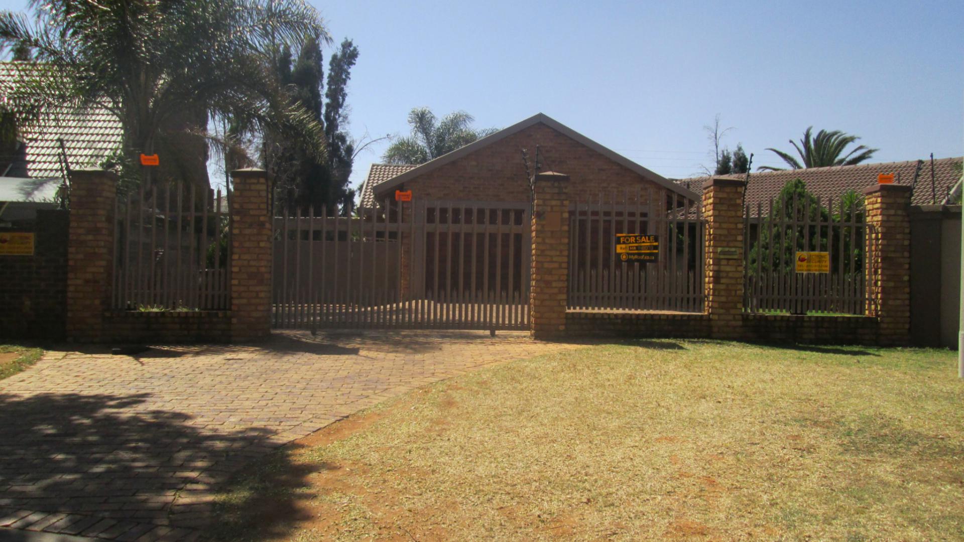 Front View of property in Sunward park