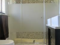 Main Bathroom - 10 square meters of property in Sunward park