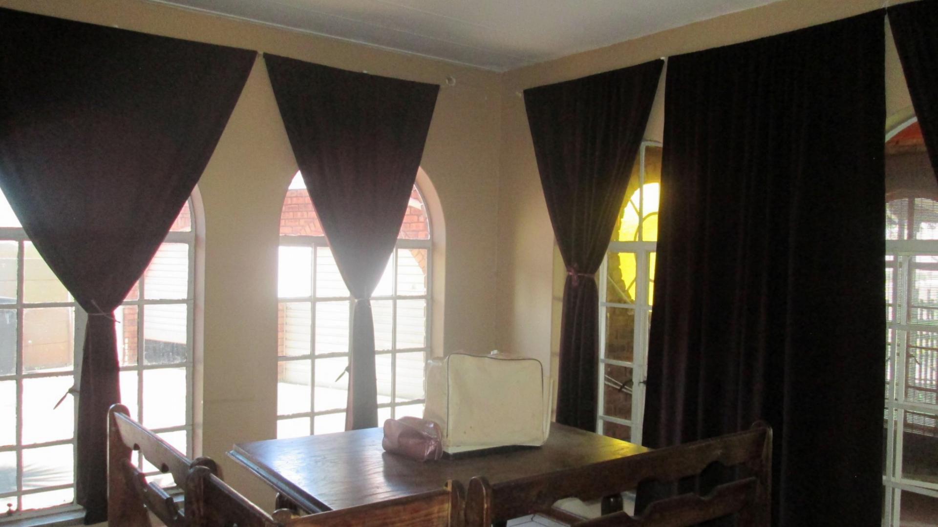 Dining Room - 11 square meters of property in Dalpark