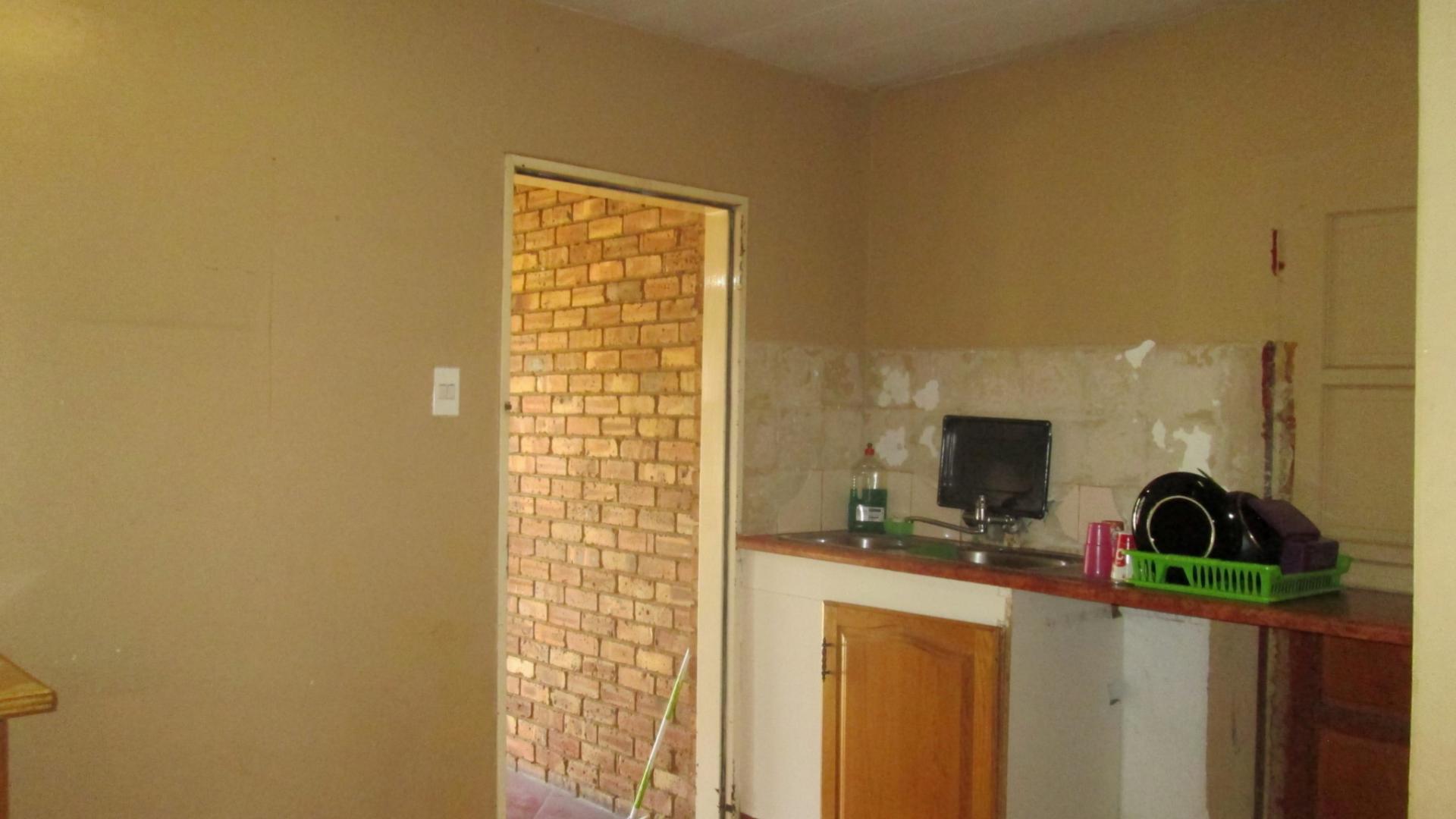 Kitchen - 16 square meters of property in Dalpark