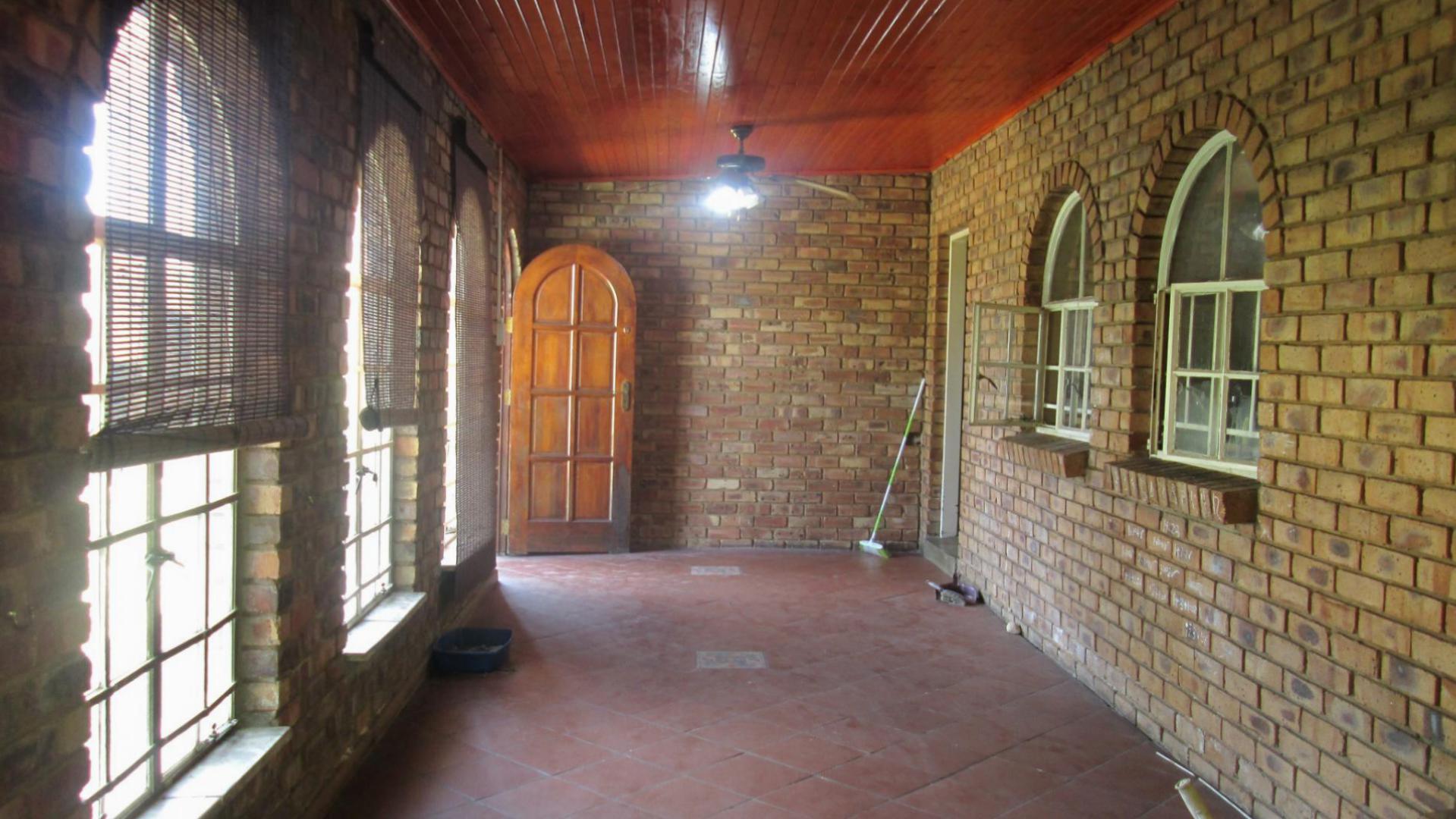 Patio of property in Dalpark