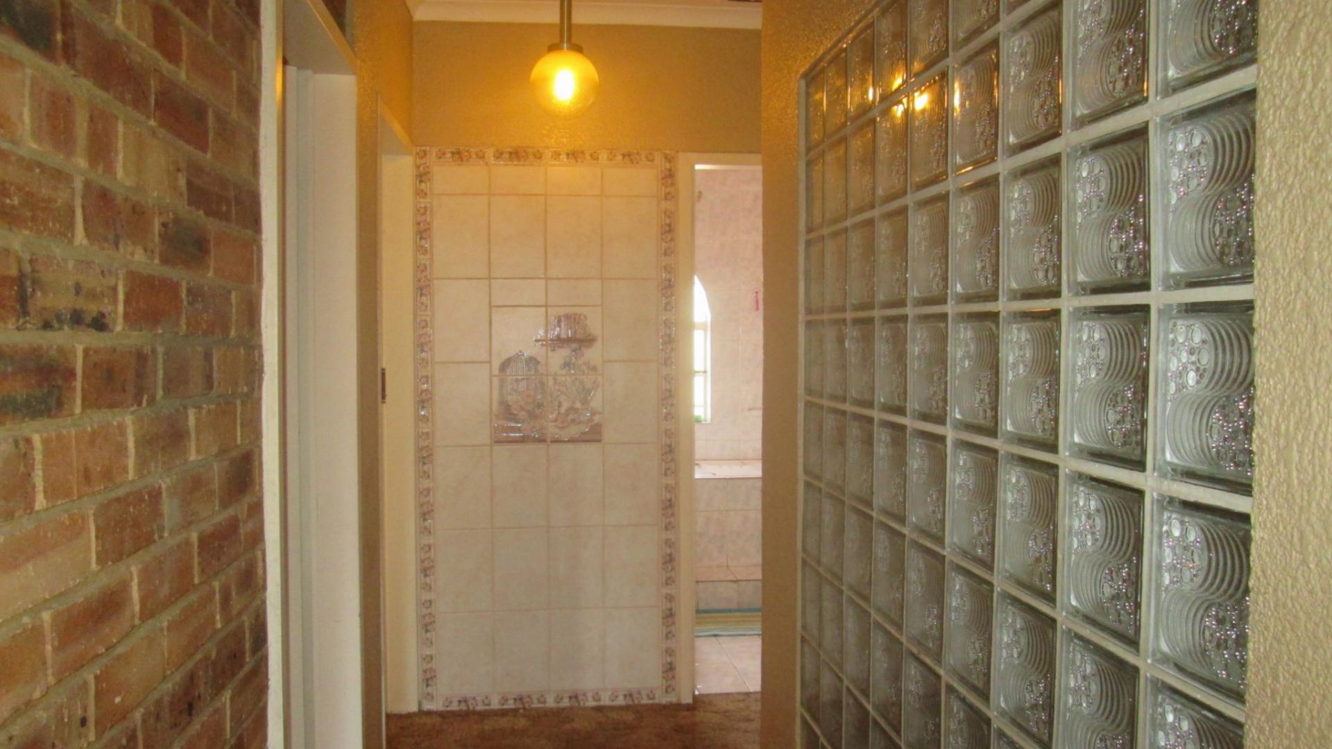 Spaces - 19 square meters of property in Dalpark