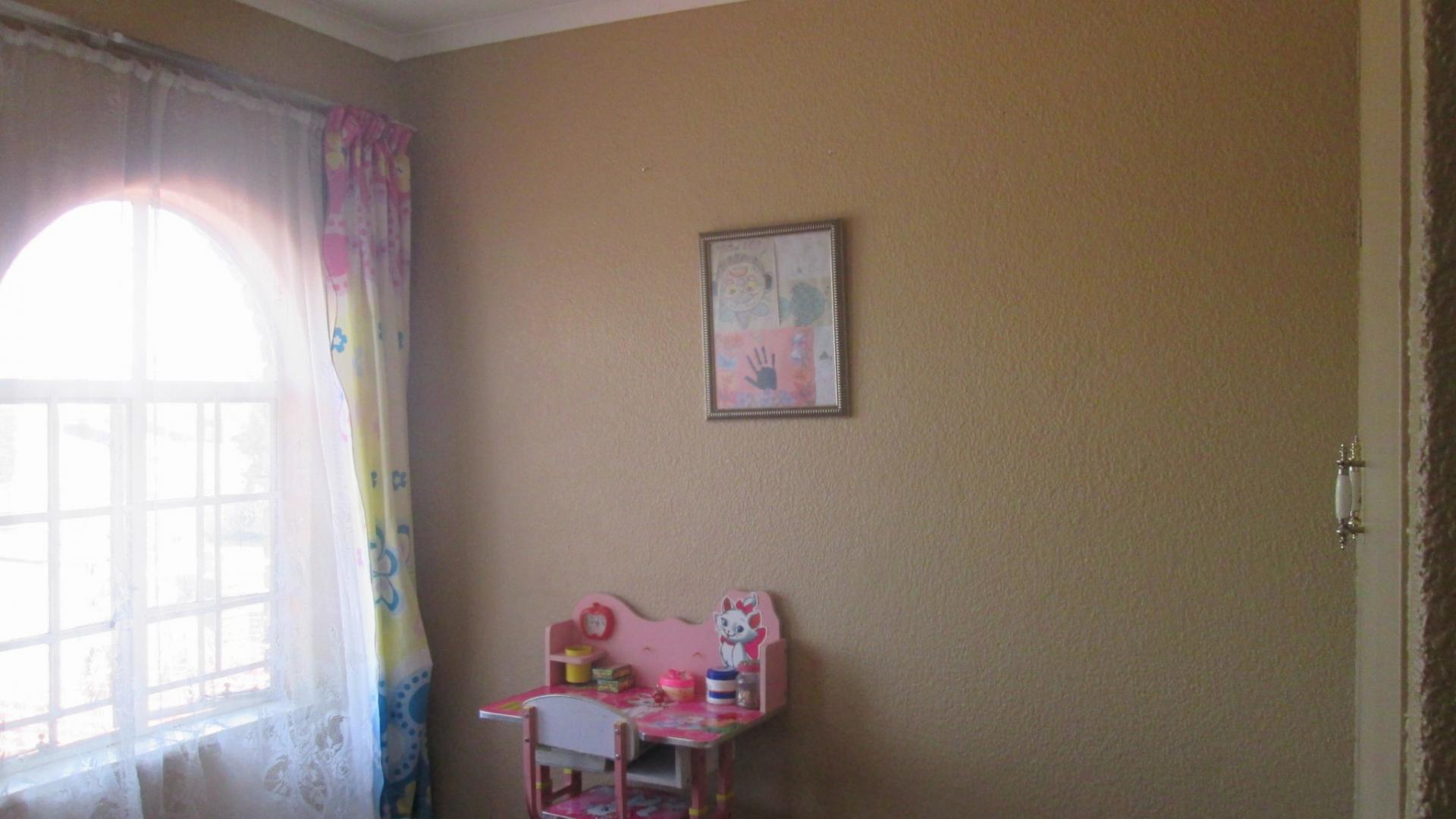 Bed Room 3 - 11 square meters of property in Dalpark