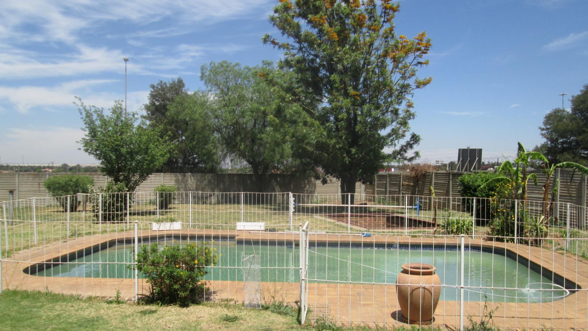 Entertainment - 26 square meters of property in Dalpark