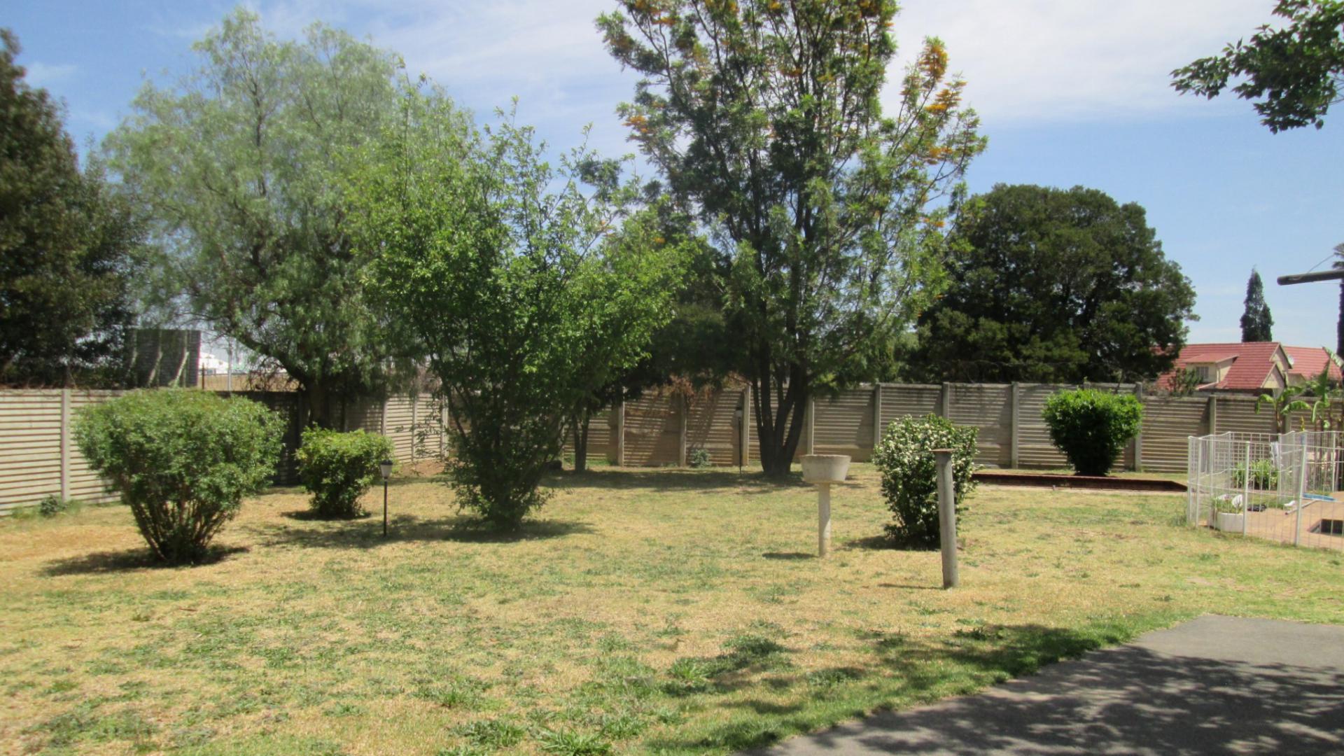 Backyard of property in Dalpark