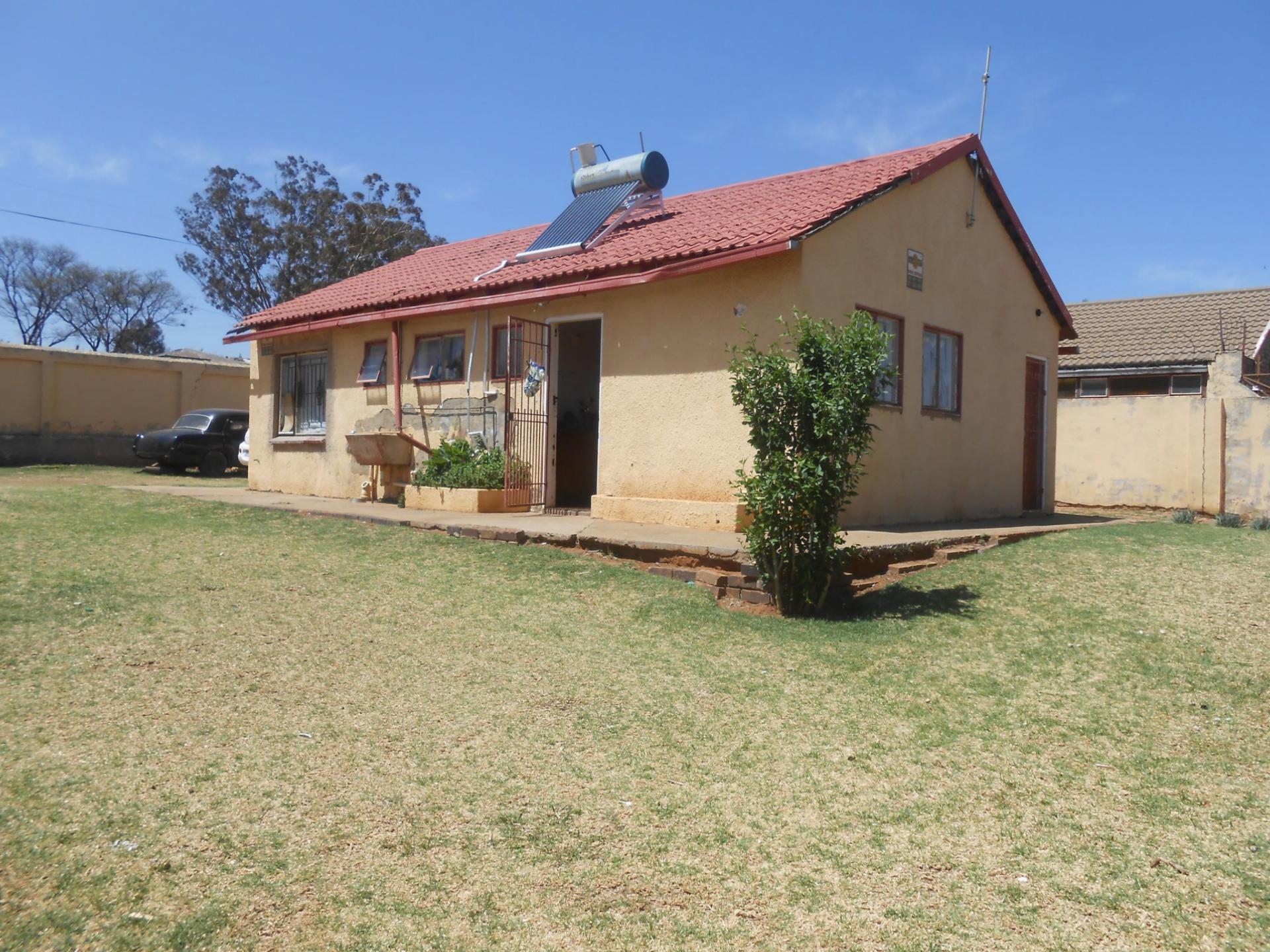 Front View of property in Lenasia South