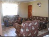 Lounges - 13 square meters of property in Lenasia South