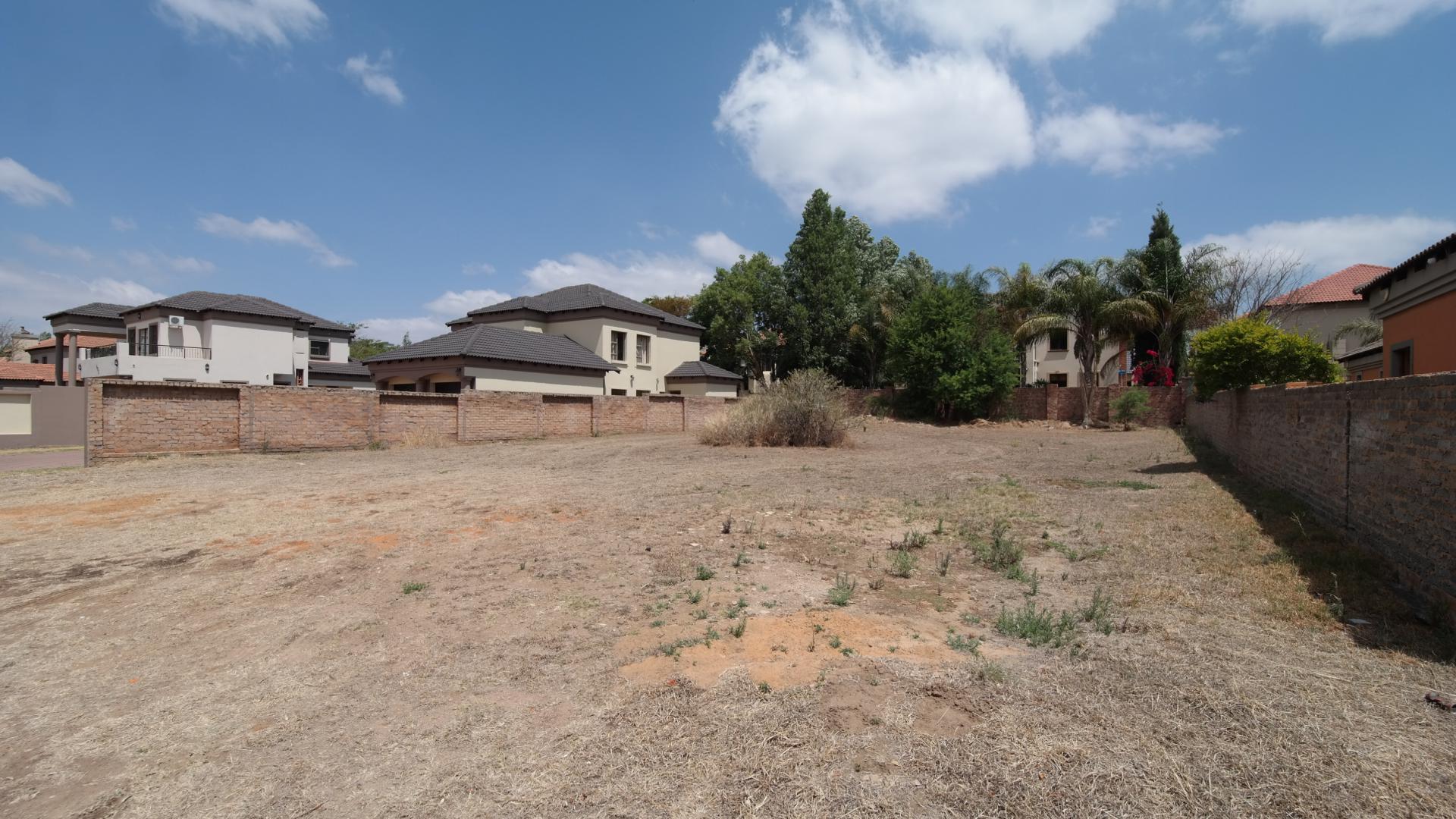 Front View of property in Willow Acres Estate