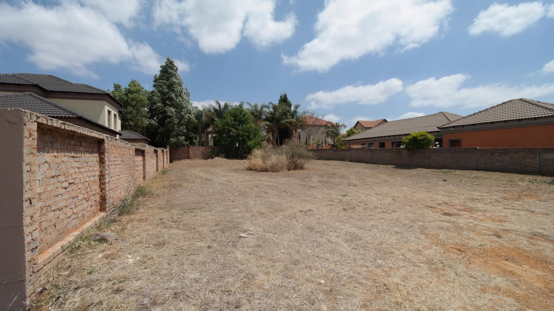 Front View of property in Willow Acres Estate