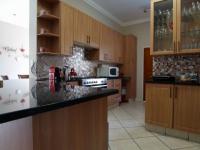 Kitchen - 13 square meters of property in Newmark Estate