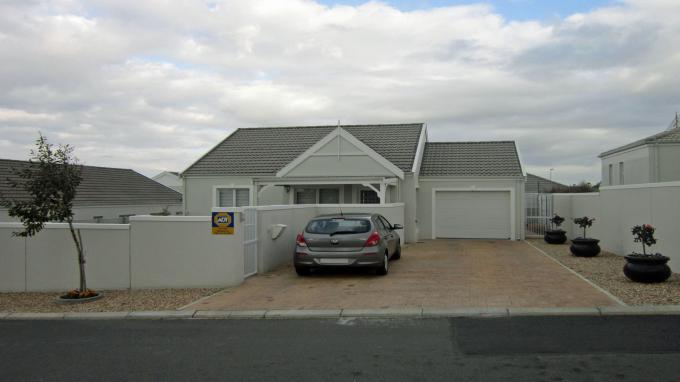 2 Bedroom House for Sale For Sale in Durbanville   - Home Sell - MR148275