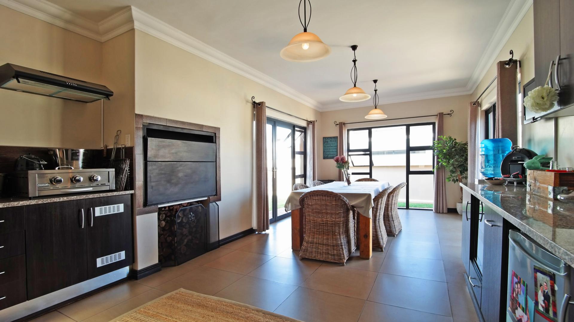 Dining Room of property in Newmark Estate