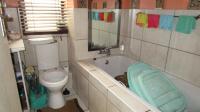 Bathroom 1 - 7 square meters of property in Greenstone Hill