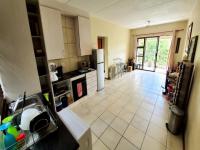 Kitchen - 14 square meters of property in Greenstone Hill