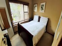 Main Bedroom - 13 square meters of property in Greenstone Hill