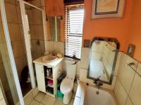 Bathroom 1 - 7 square meters of property in Greenstone Hill