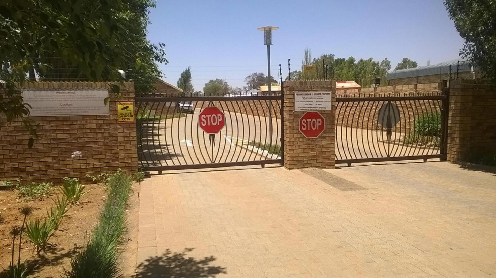 Front View of property in Bains Vlei