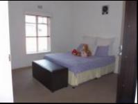 Bed Room 2 - 13 square meters of property in Johannesburg North