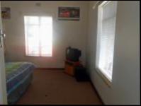 Bed Room 1 - 16 square meters of property in Johannesburg North