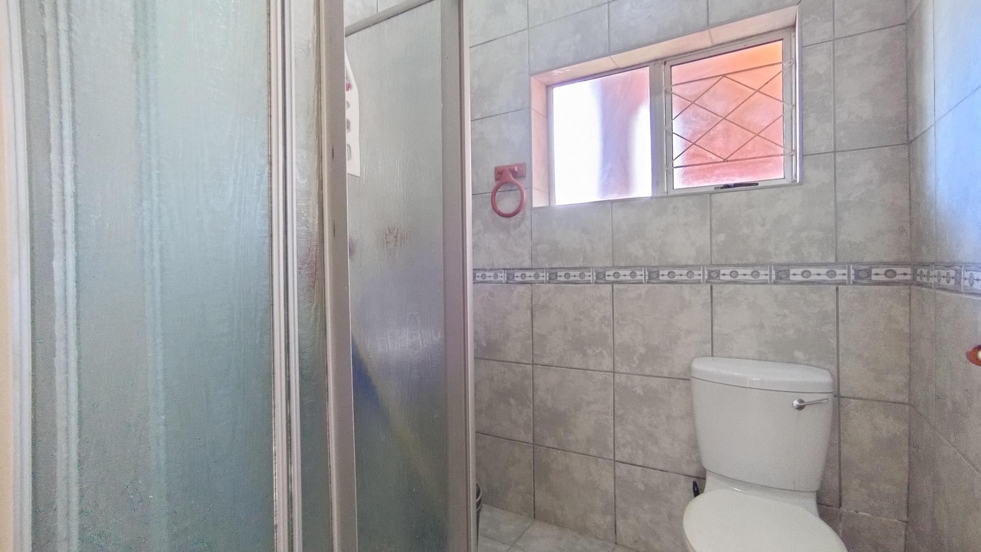 Bathroom 1 - 4 square meters of property in Margate