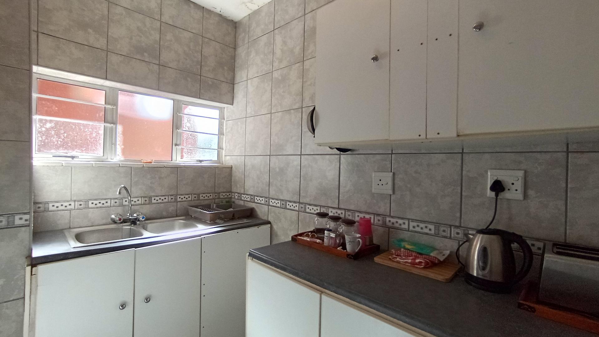 Kitchen - 7 square meters of property in Margate