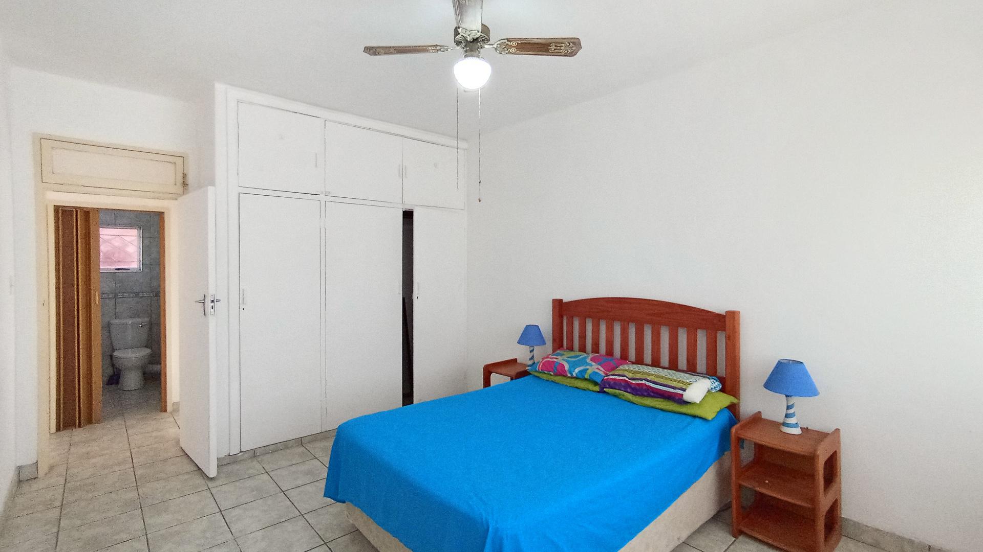 Bed Room 1 - 25 square meters of property in Margate