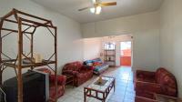 Lounges - 15 square meters of property in Margate