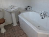Bathroom 2 - 6 square meters of property in Worcester