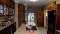 Kitchen - 25 square meters of property in Geelhoutpark