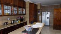 Kitchen - 25 square meters of property in Geelhoutpark