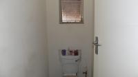 Bathroom 1 - 6 square meters of property in Geelhoutpark