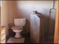 Bathroom 2 of property in Graaff Reinet